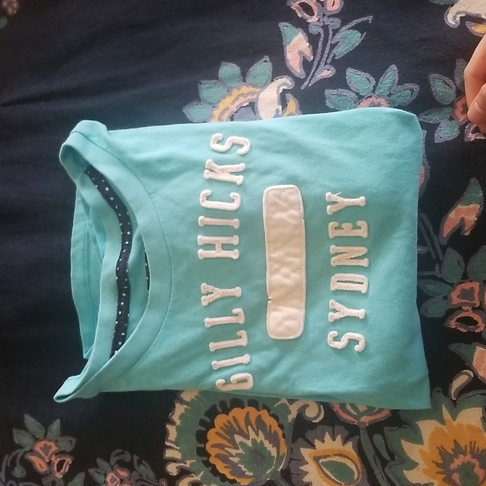 Gilly hicks tee size M